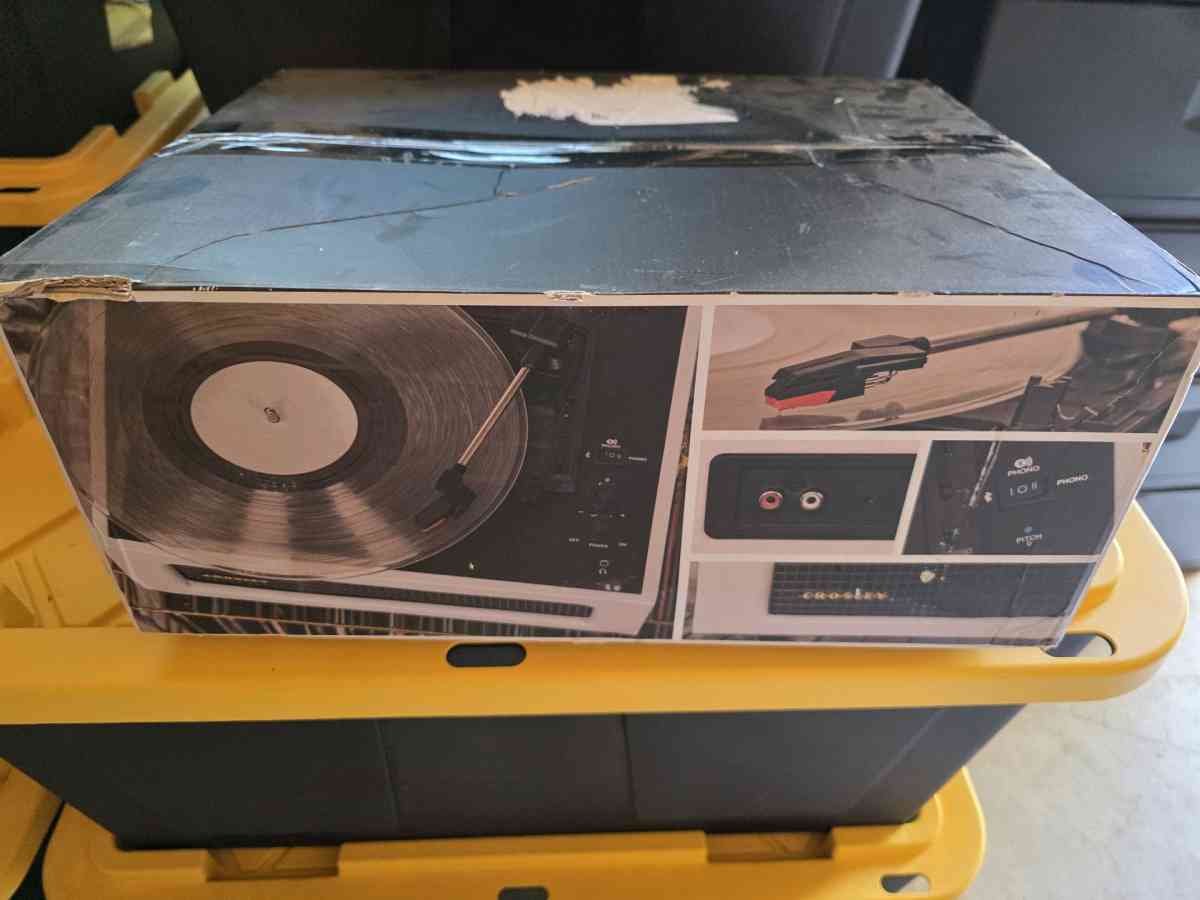 Crosley Voyager 3 Speed Portable Bluetooth Turntable White - Overton, Texas - FleaMarketBay