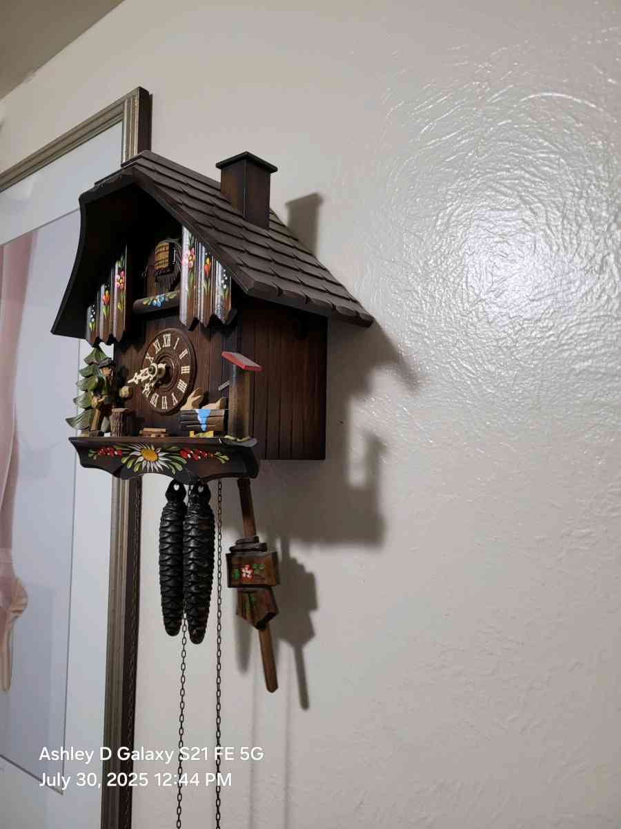 1970s vintage German cuckoo clock with pine cones and pineap