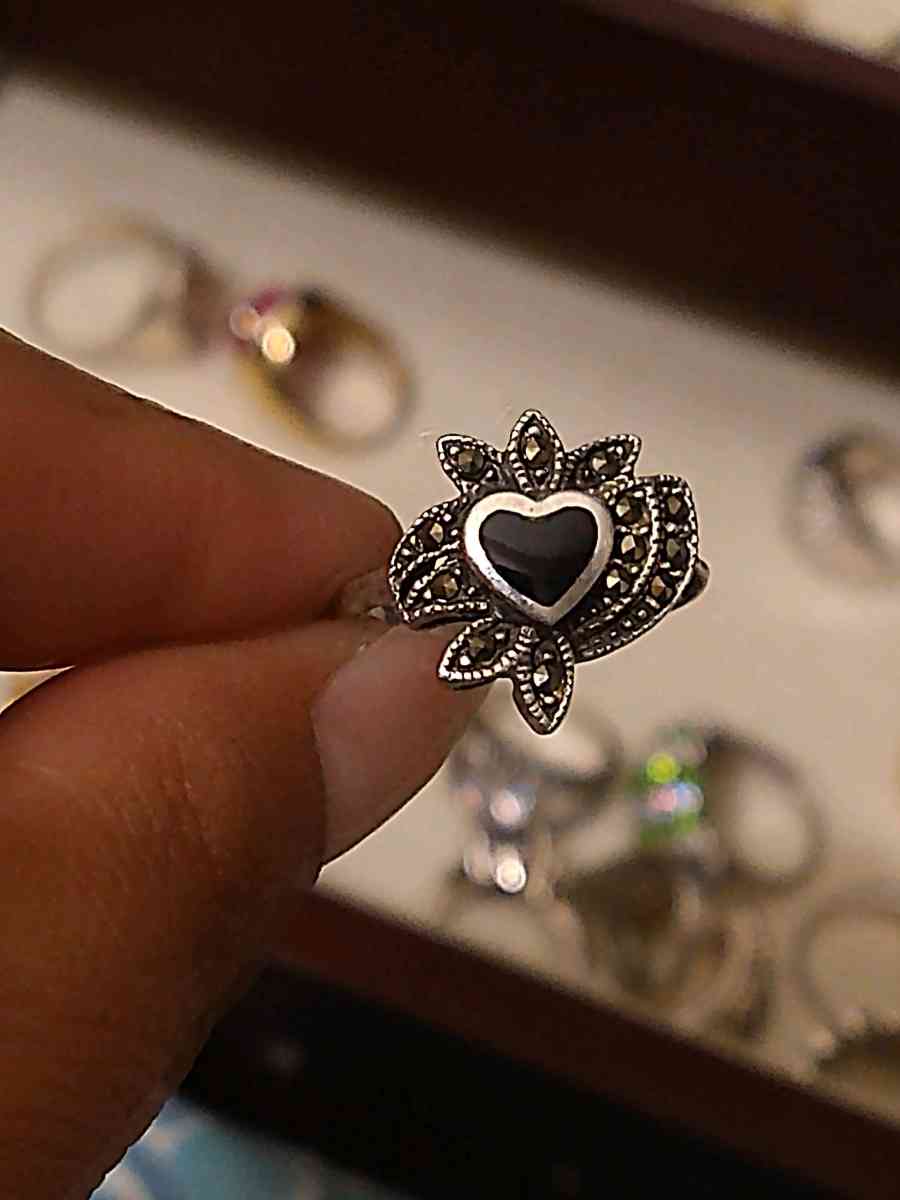 Sterling silver ring sz 7