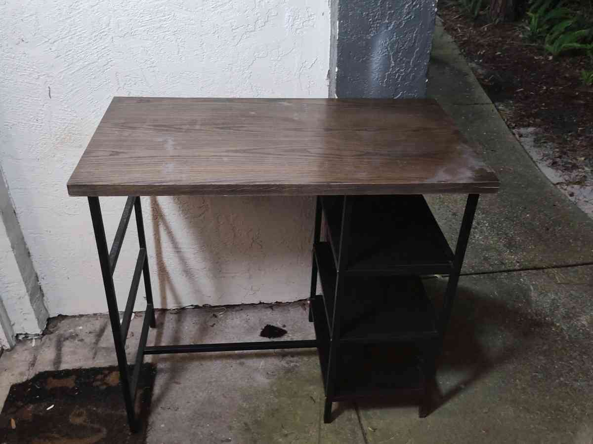 Computer Desk - Port Orange, Florida - FleaMarketBay