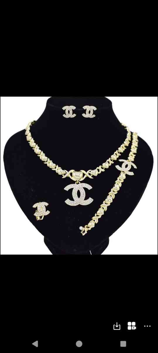 necklace set - Port Richey, Florida - FleaMarketBay