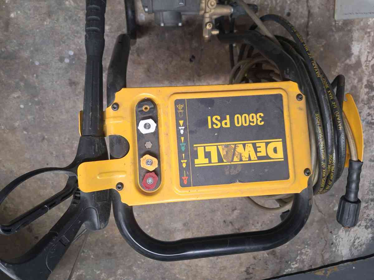 DeWalt pressure washer - San Bernardino, California - FleaMarketBay