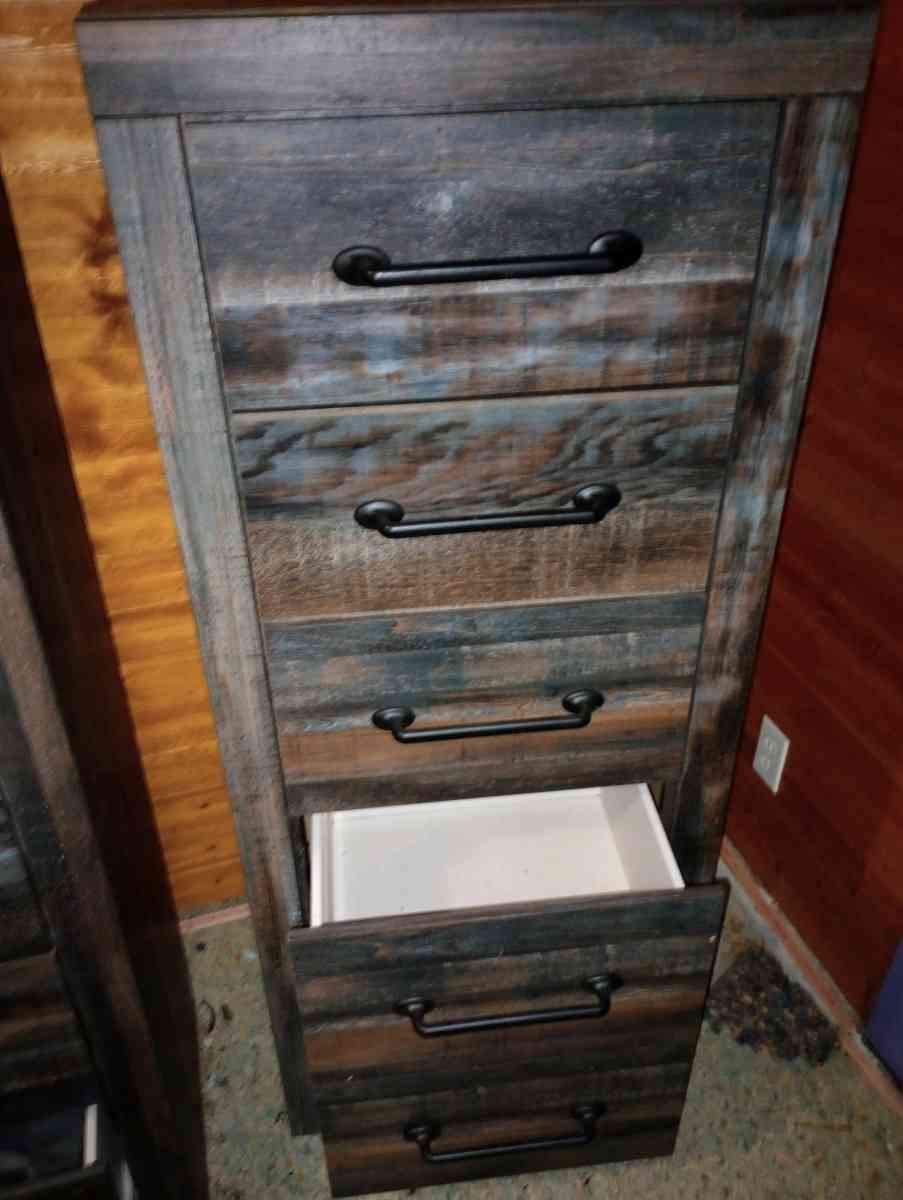 matching different sized dressers