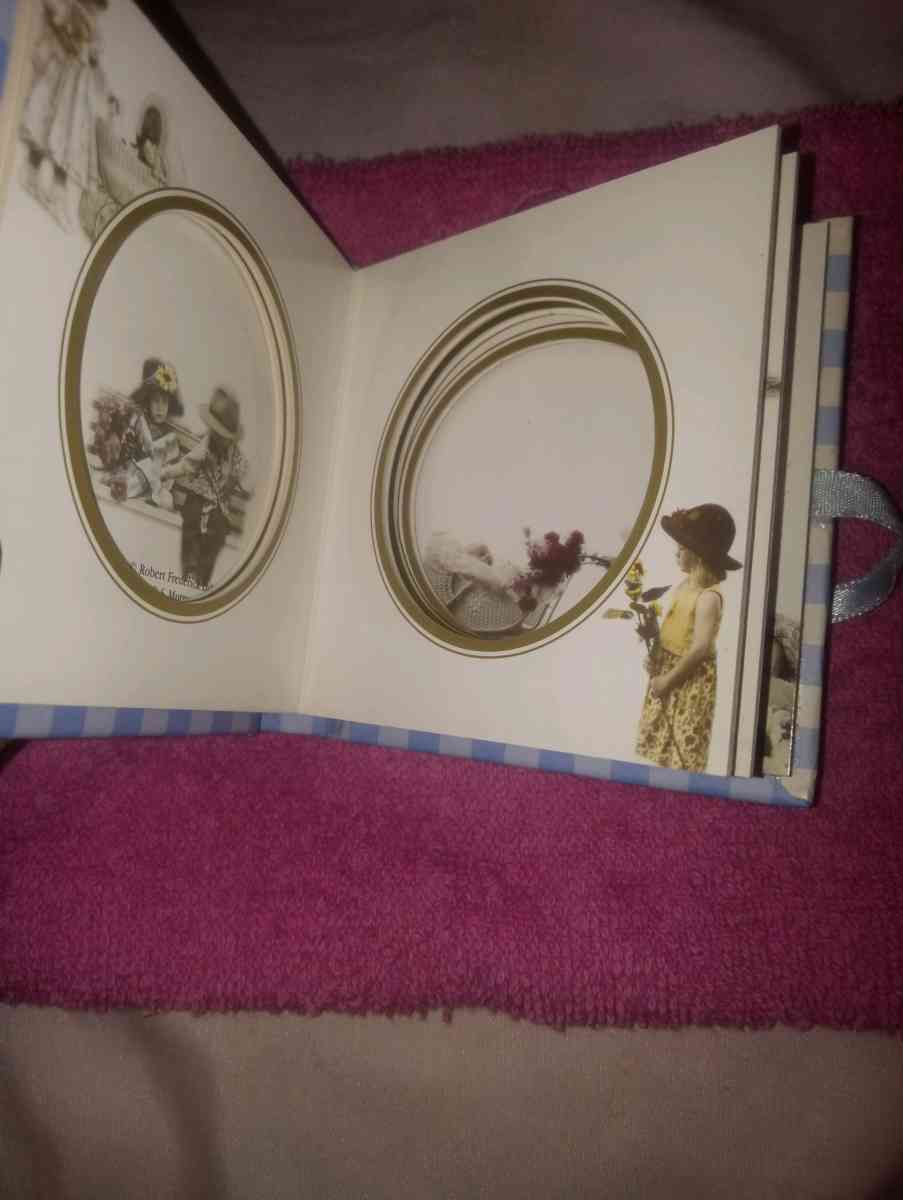 Photographs album books