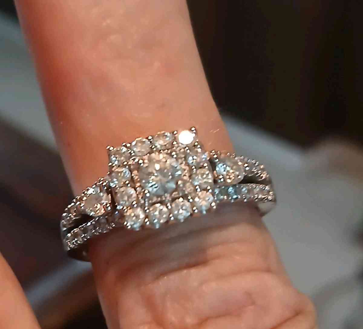 engagement ring - Spring, Texas - FleaMarketBay