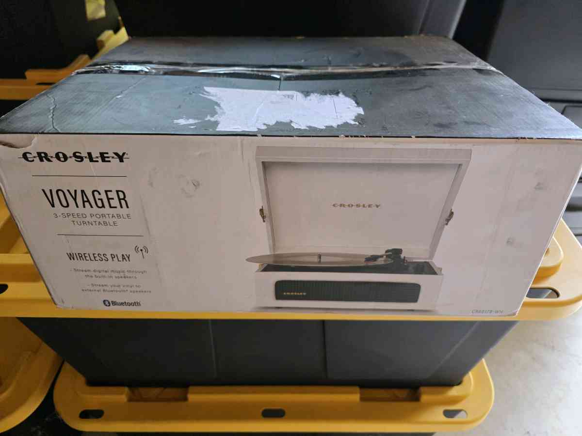 Crosley Voyager 3 Speed Portable Bluetooth Turntable White - Overton, Texas - FleaMarketBay