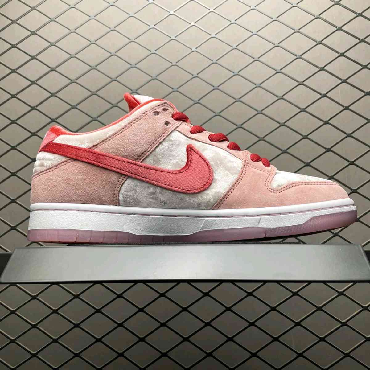 StrangeLove x Nike SB Dunk Low Valentines Day