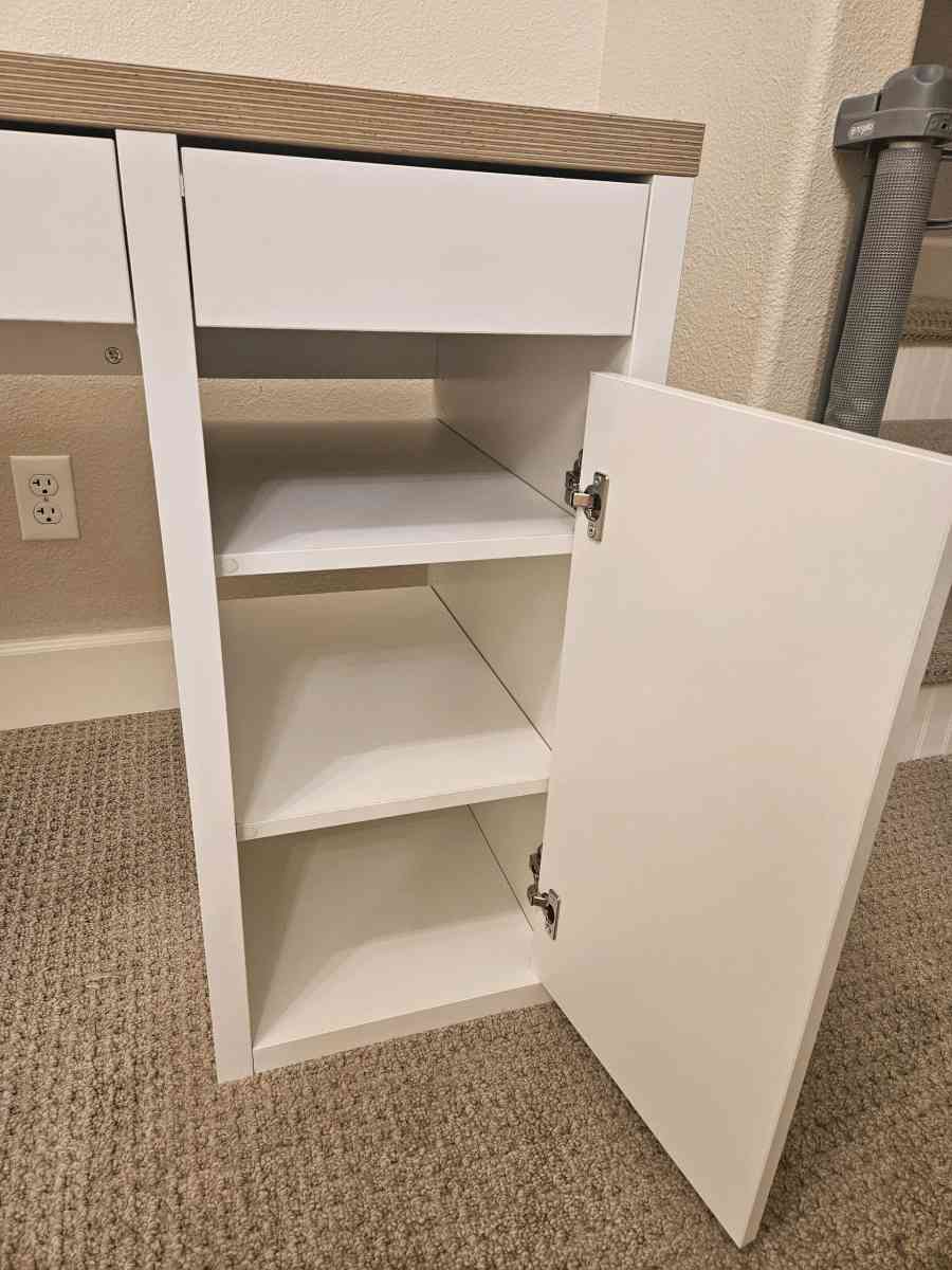 white IKEA Desk - Washougal, Washington - FleaMarketBay