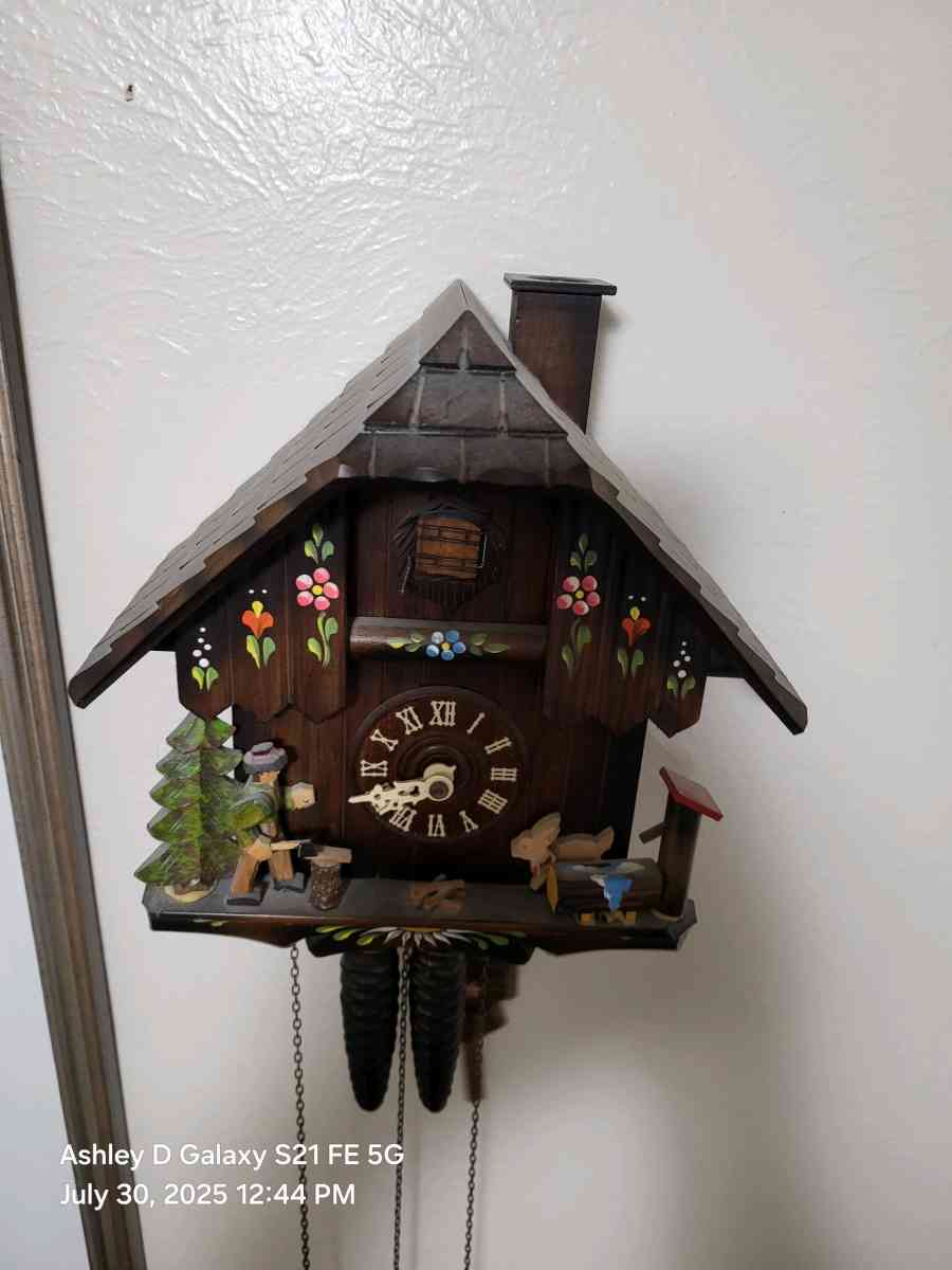 1970s vintage German cuckoo clock with pine cones and pineap