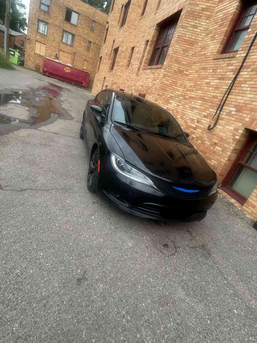 Chrysler 200
