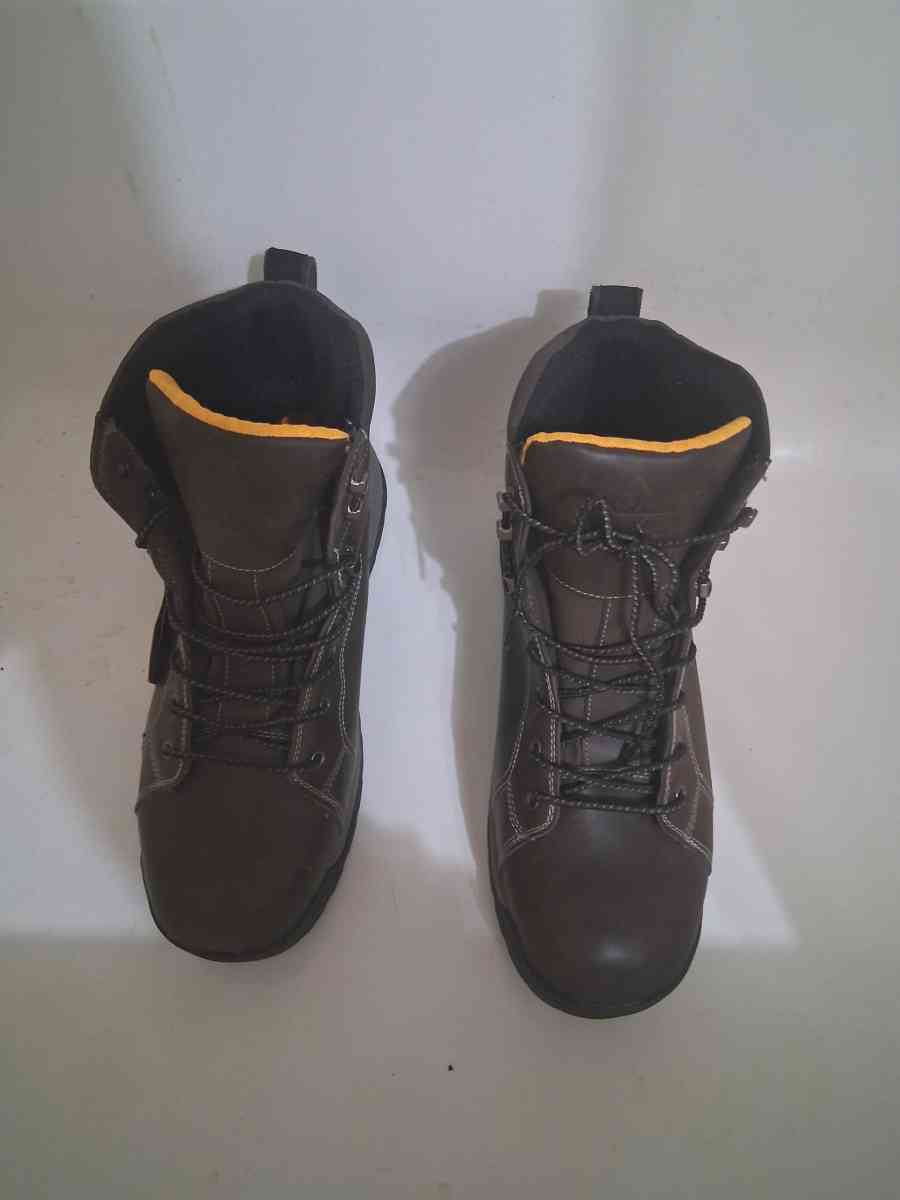 HI TECH BOOTS - Tampa, Florida - FleaMarketBay