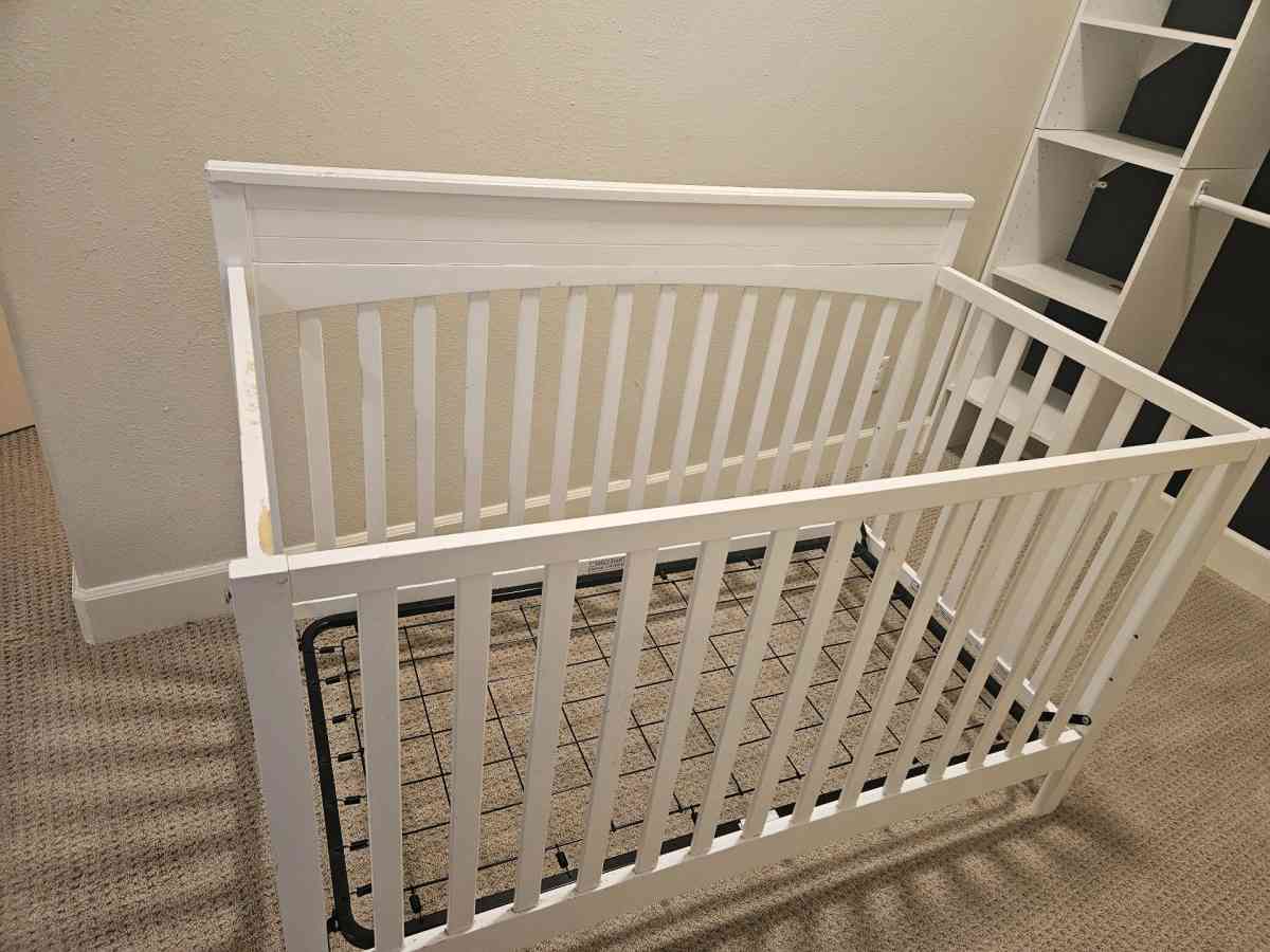White crib - Washougal, Washington - FleaMarketBay