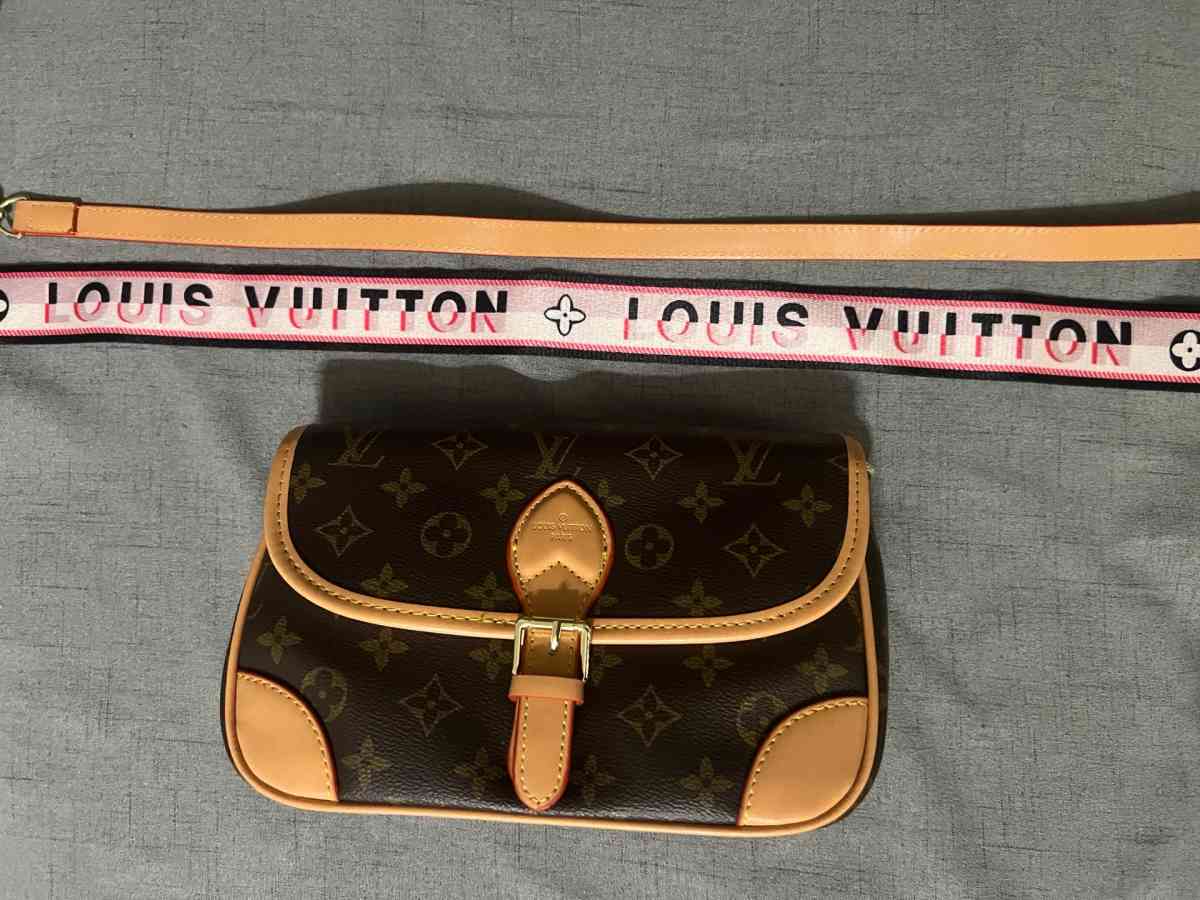 Louis Vuitton Diane shoulderbag - Hendersonville, Tennessee - FleaMarketBay