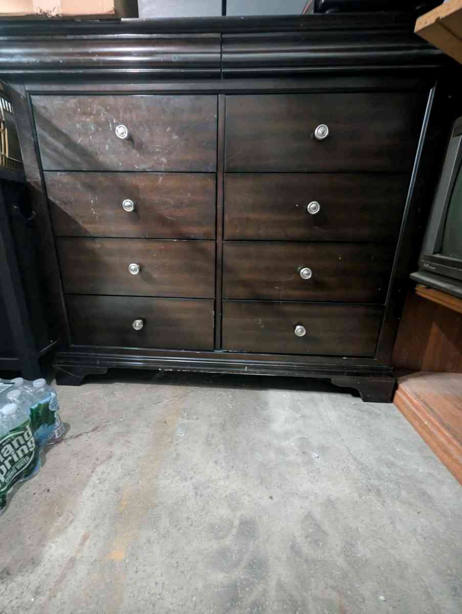 BEDROOM SET - Albany, New York - FleaMarketBay