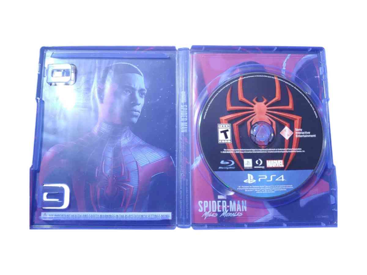 Sony PS4 500 GB Console SpiderMan BUNDLE 2 Controllers - Lakeland, Florida - FleaMarketBay