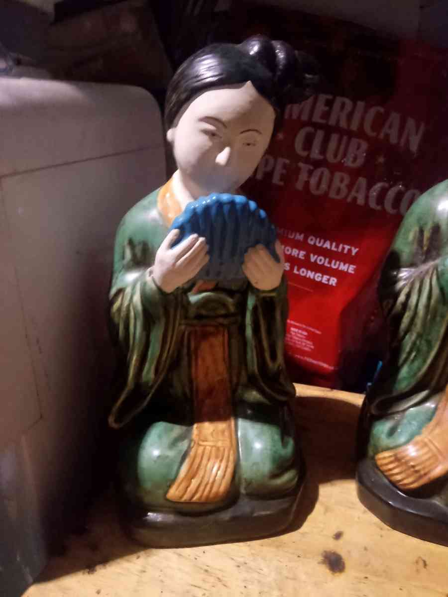 set of 3  porcelain figurines