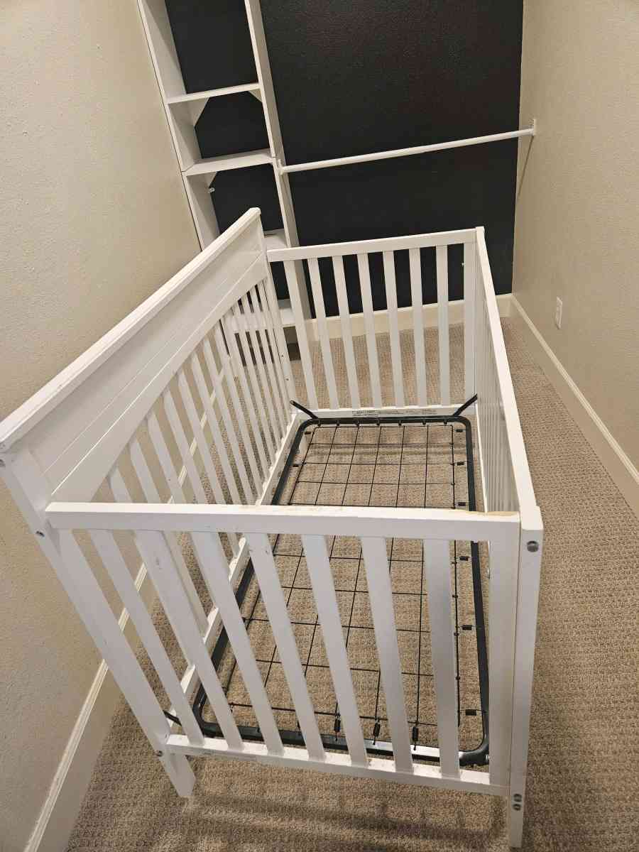 White crib - Washougal, Washington - FleaMarketBay