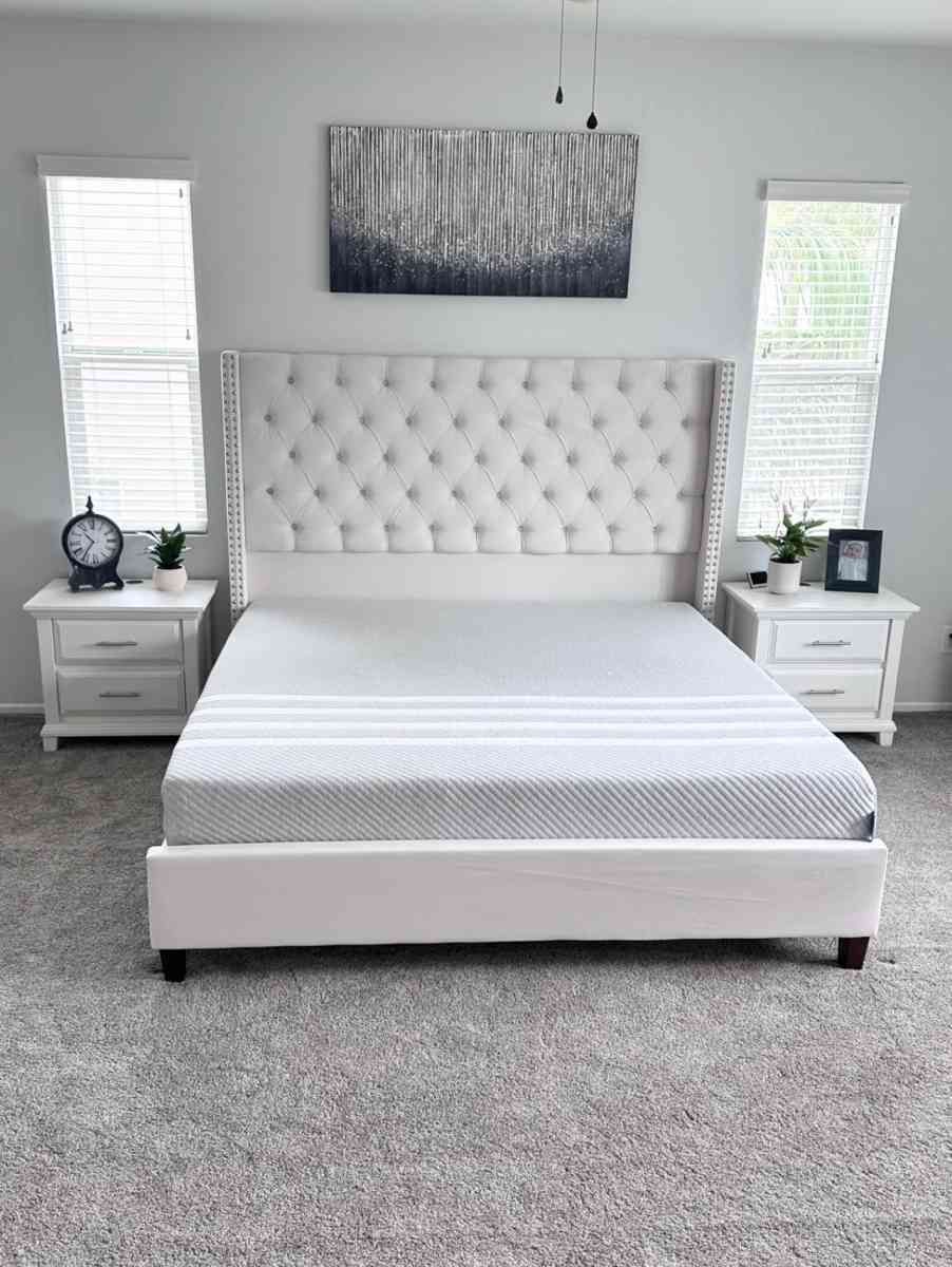 BRAND NEW queen bedframe