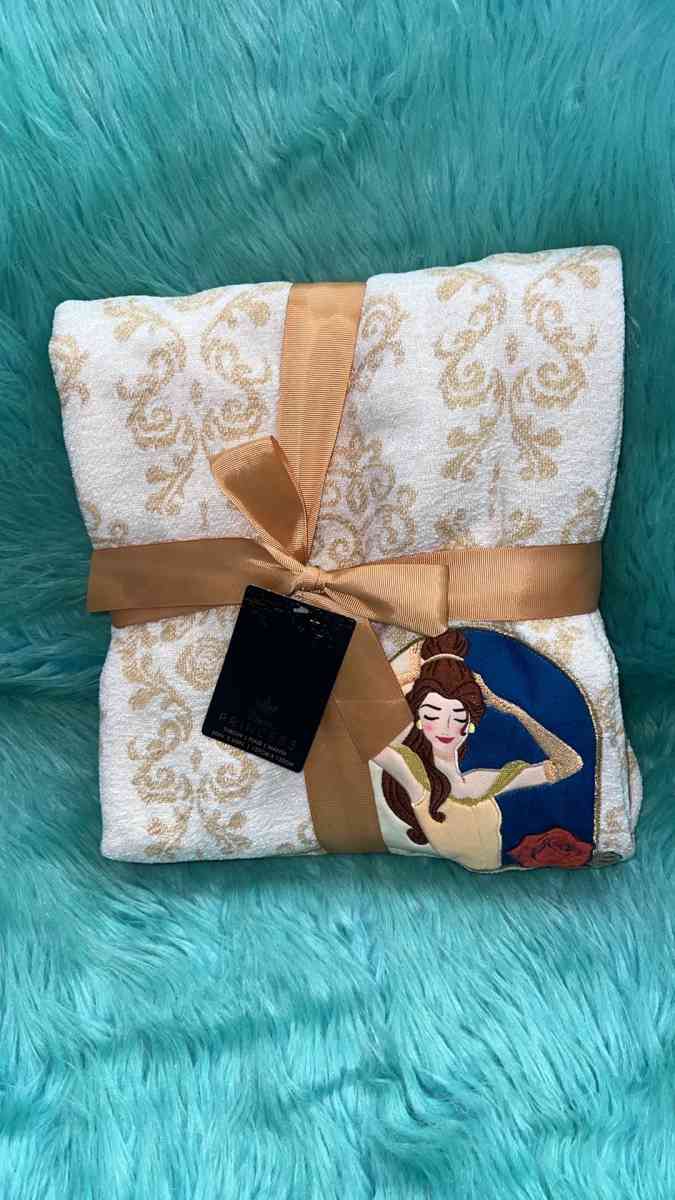 NWT Disney Princess Throw Blanket And Pillow Set