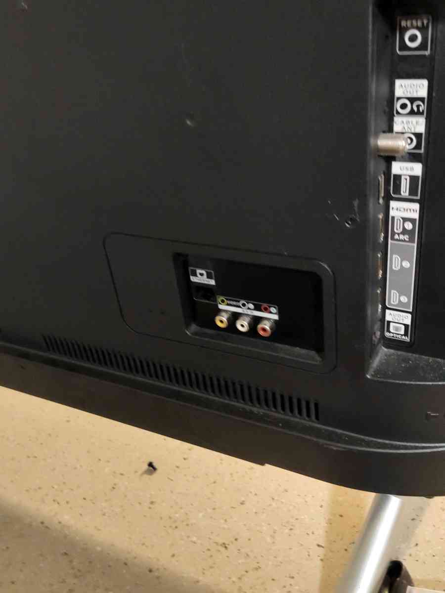 49 Inch 4K TCL Roku Smart TV - Port Orange, Florida - FleaMarketBay