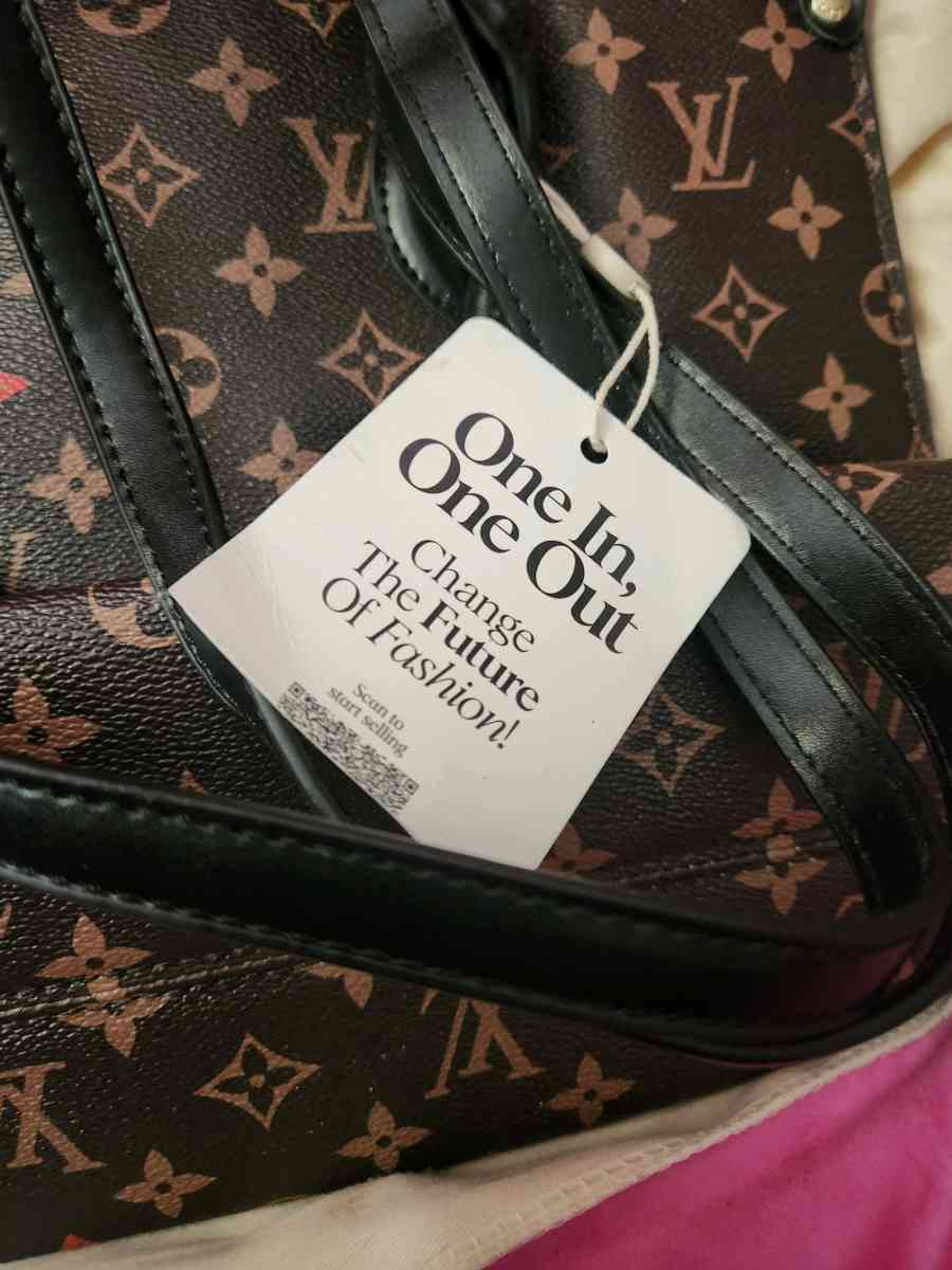 Louis Vuitton LTD love on the go Mm