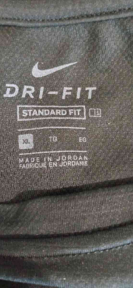 Mens Nike Short Sleeve DriFit Tshirt XL