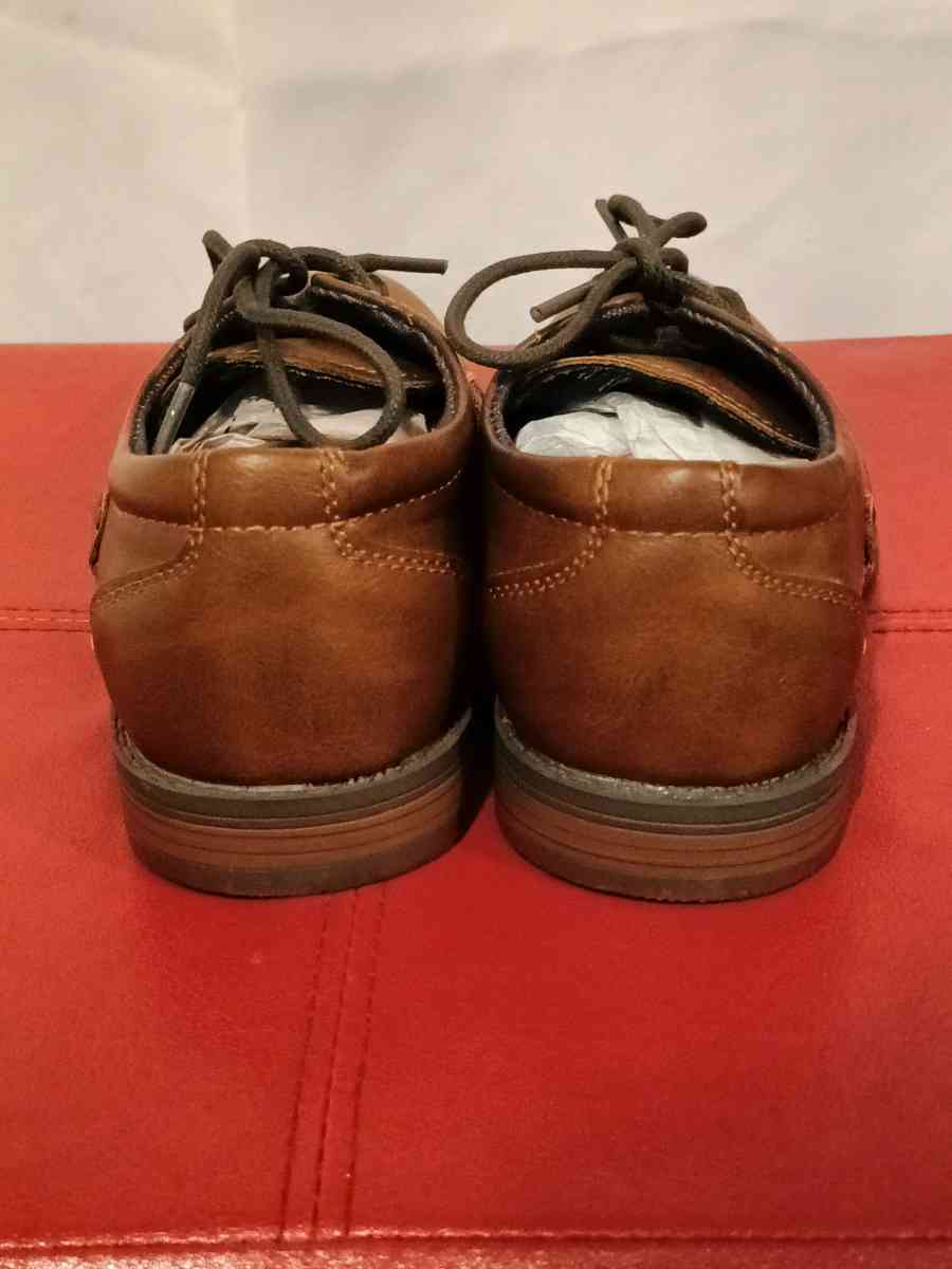 Brand New boys dress shoes brown size 3
