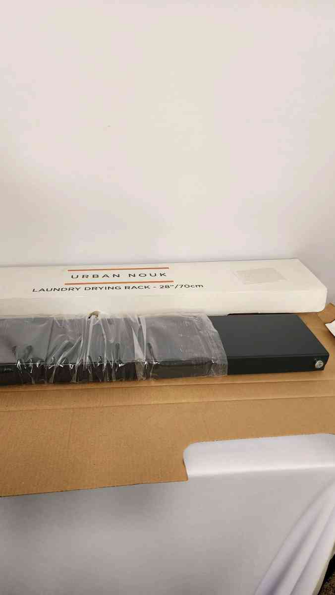 LAUNDRY DRYING RACK WALL MOUNTED RETRACTABLE CLOTHES DRYING