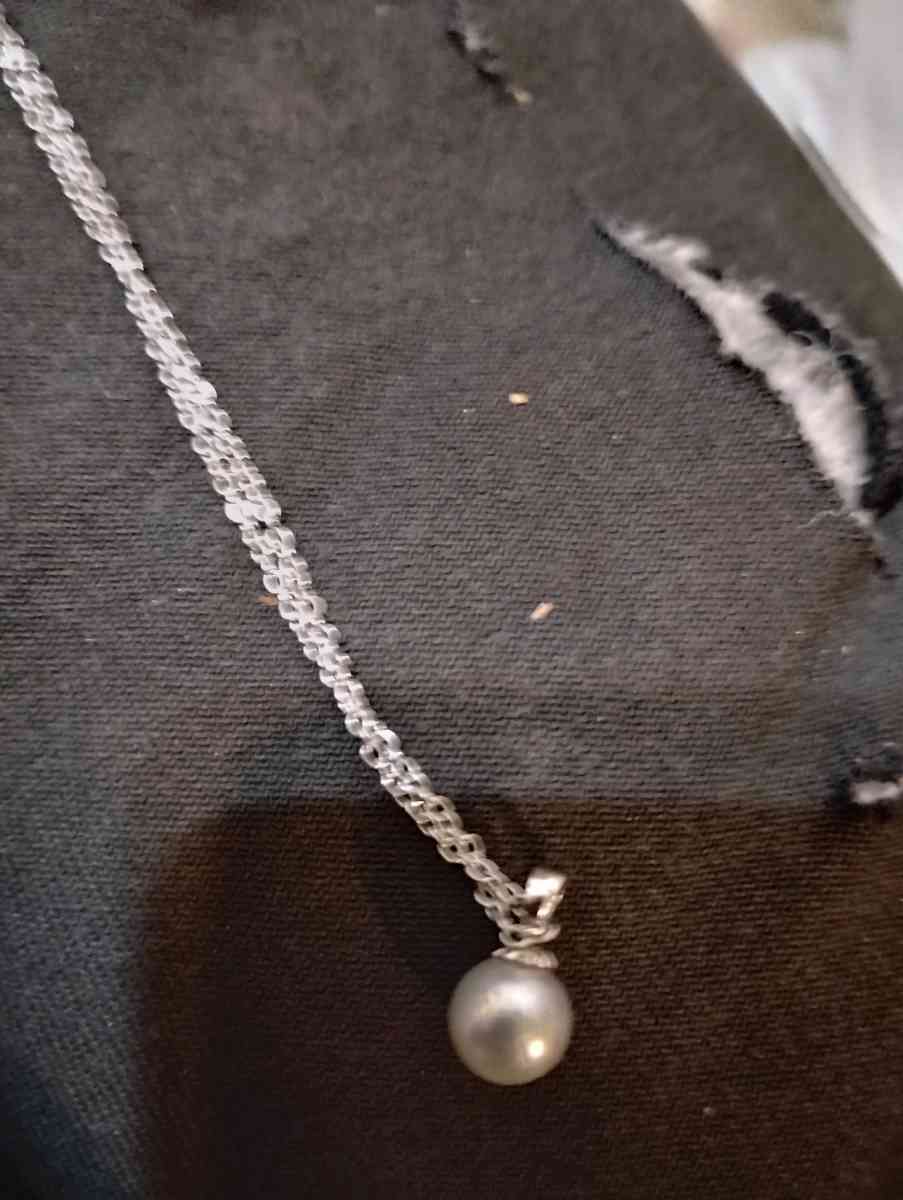 single real pearl necklace - Camden, Michigan - FleaMarketBay
