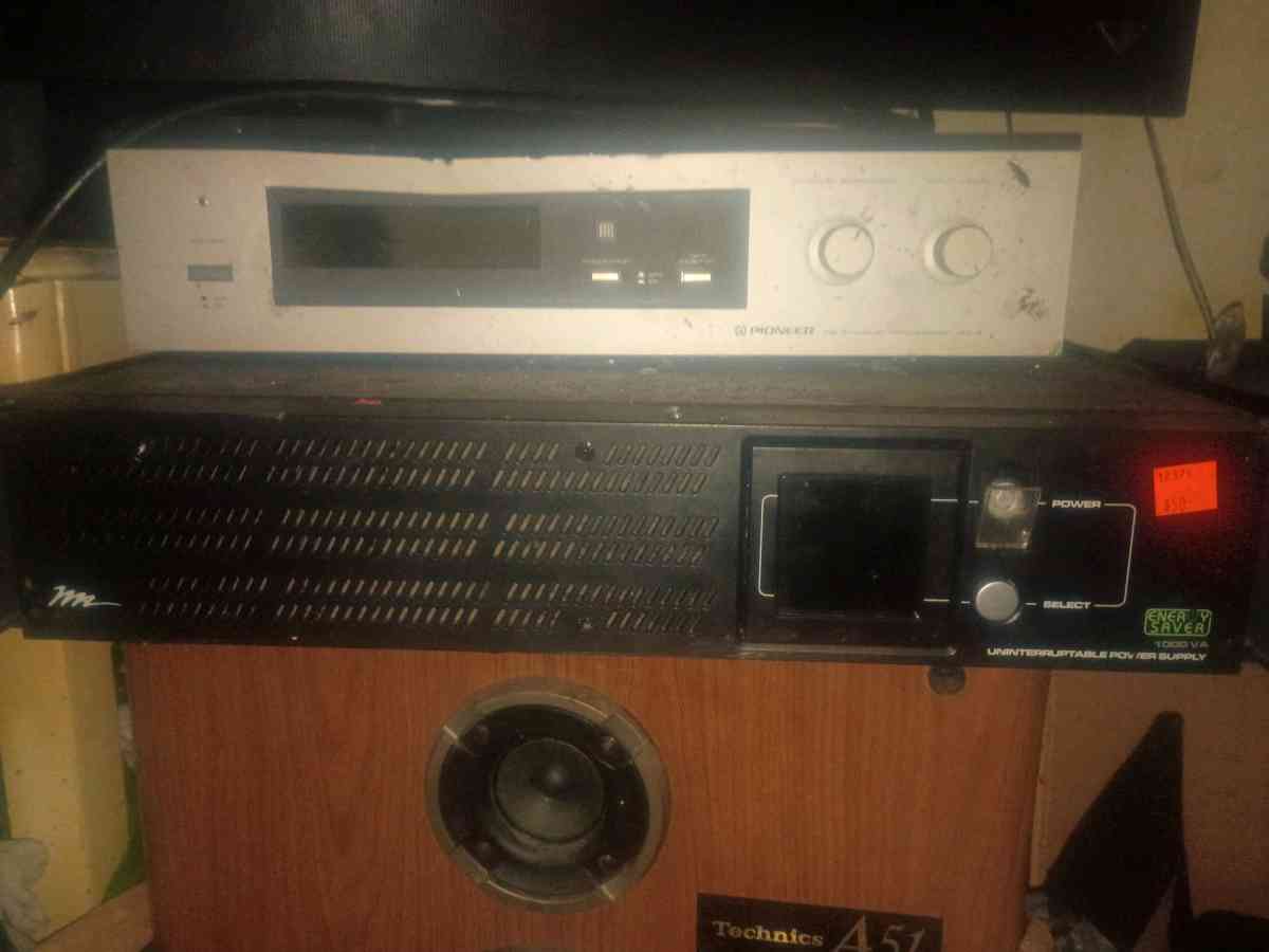 an uninterruptible power supply 1000va