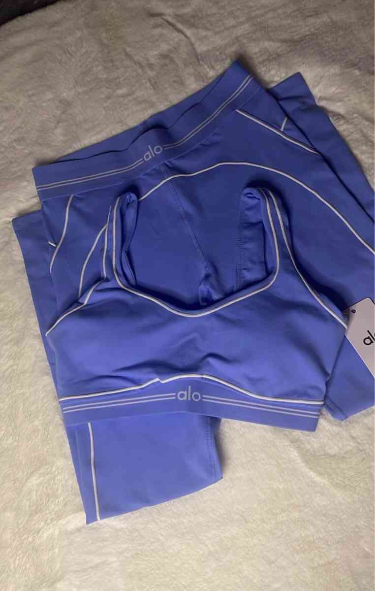 Color Crush Alo Yoga Set