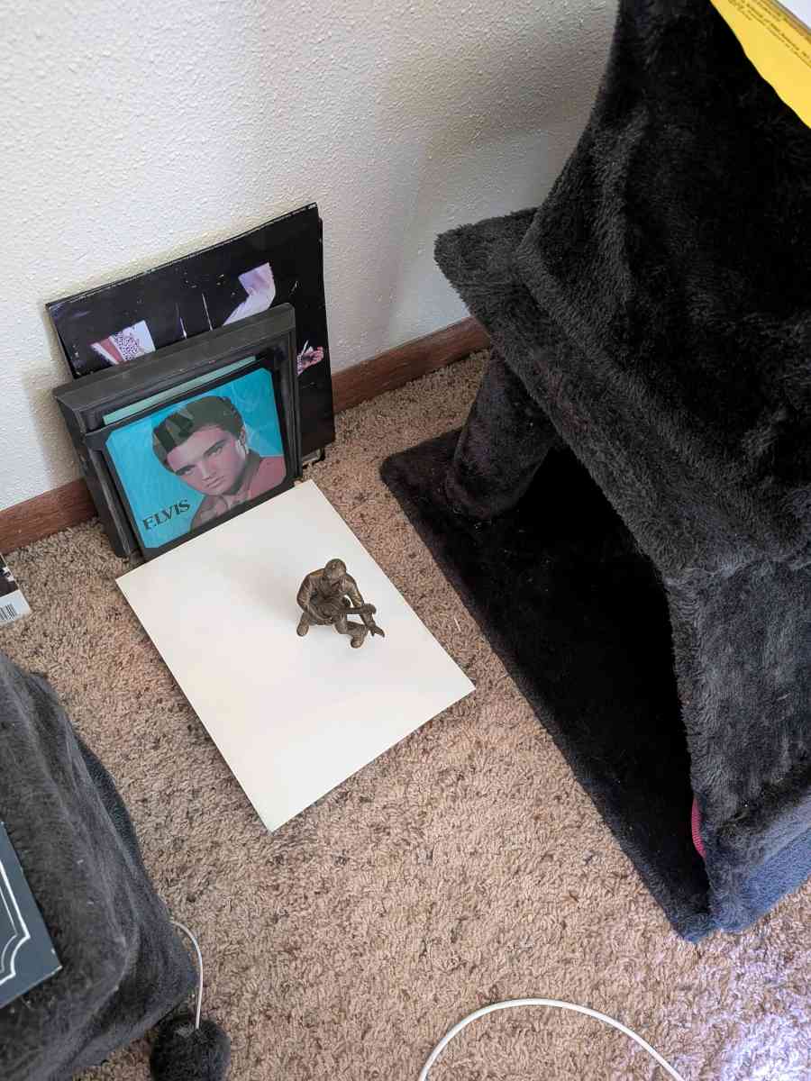 Everything Elvis Presley paraphernalia - Salina, Kansas - FleaMarketBay