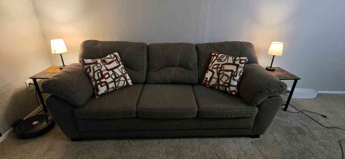 moving to a new city and dont need my furniture - Bedford, Texas - FleaMarketBay