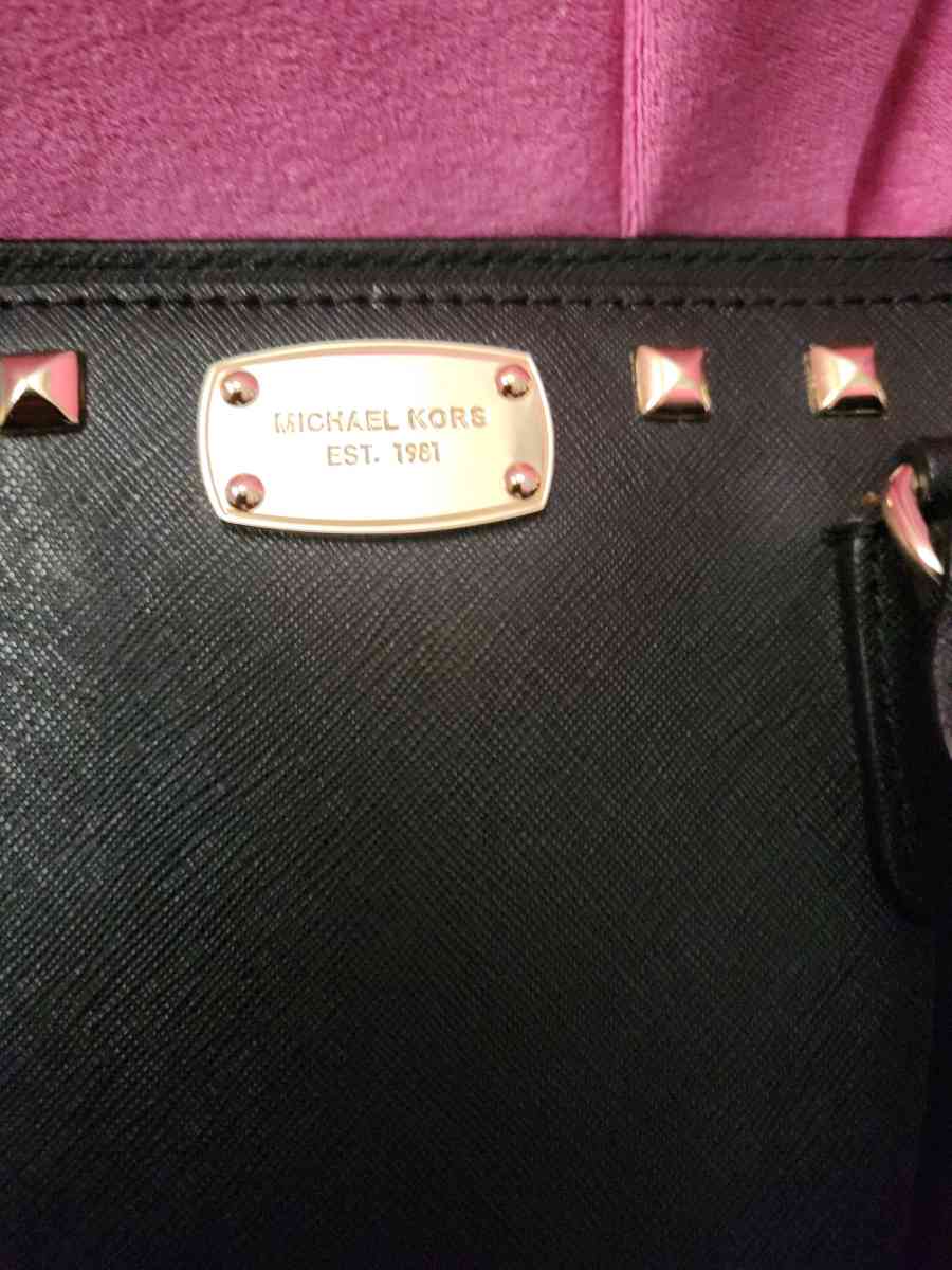 Michael Kors Saffiono blacked Leather studded bag