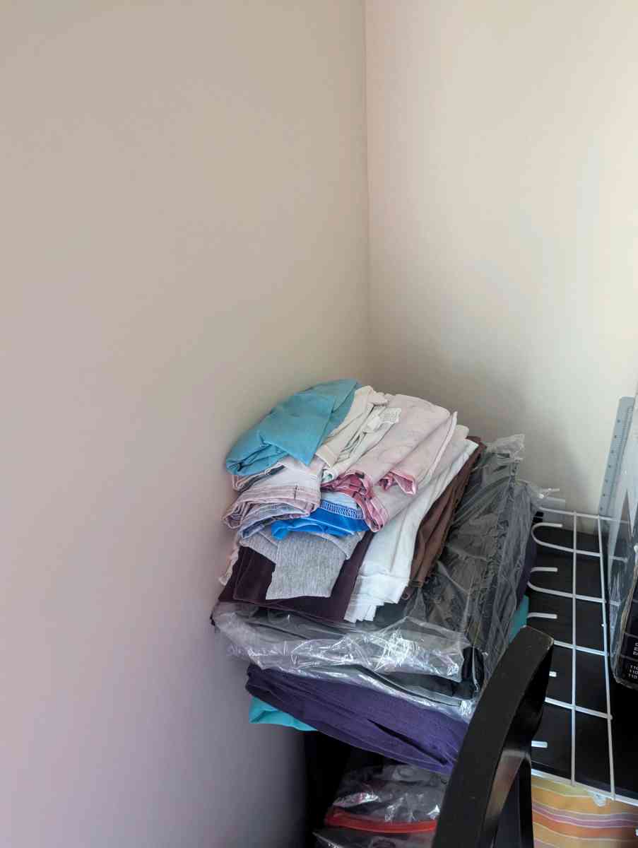 left over material - Eureka, Missouri - FleaMarketBay