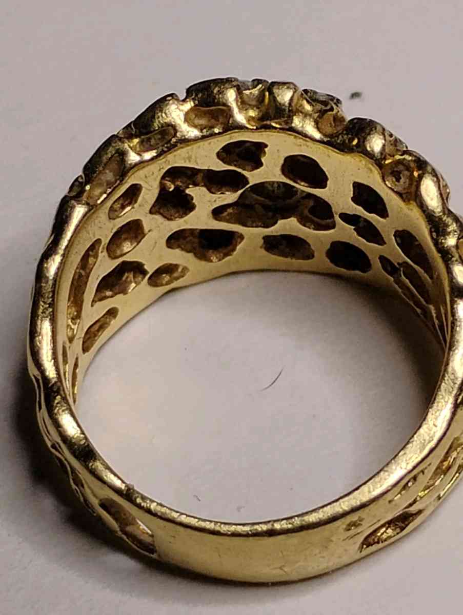 vintage 14k Gold Nugget Ring with 9 Brilliant White Diamonds - Irving, Texas - FleaMarketBay