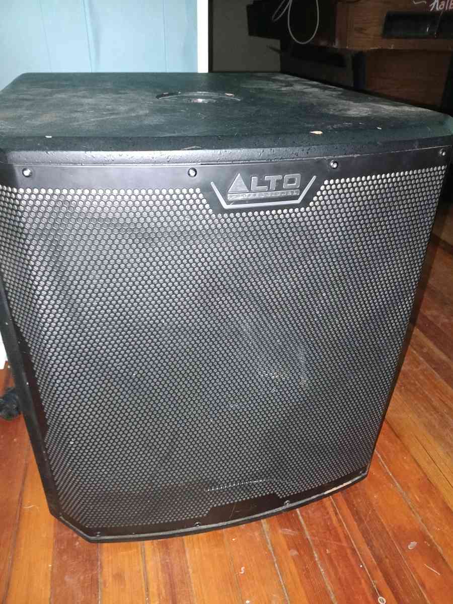 Professional Audio Set including a Harbinger PA and Alto sub