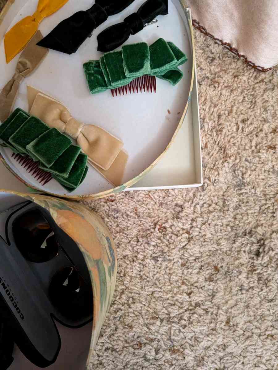 stuff from  needle point to bows and figurines - Salina, Kansas - FleaMarketBay