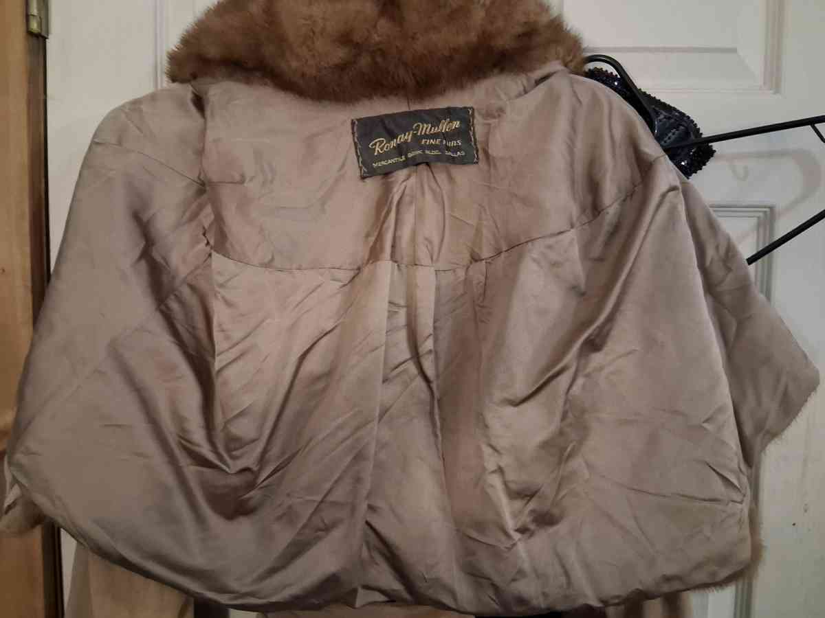 vintage red tan mink stole - Gilmer, Texas - FleaMarketBay