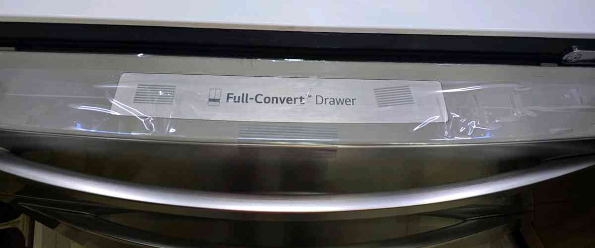 2021 LG Refrigerator  Like New Condition