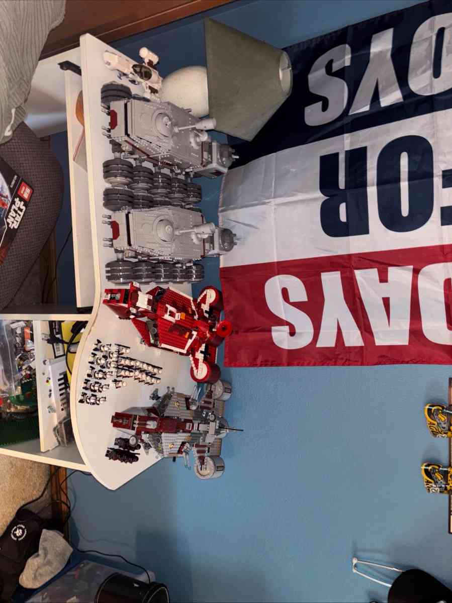 huge Lego clone army