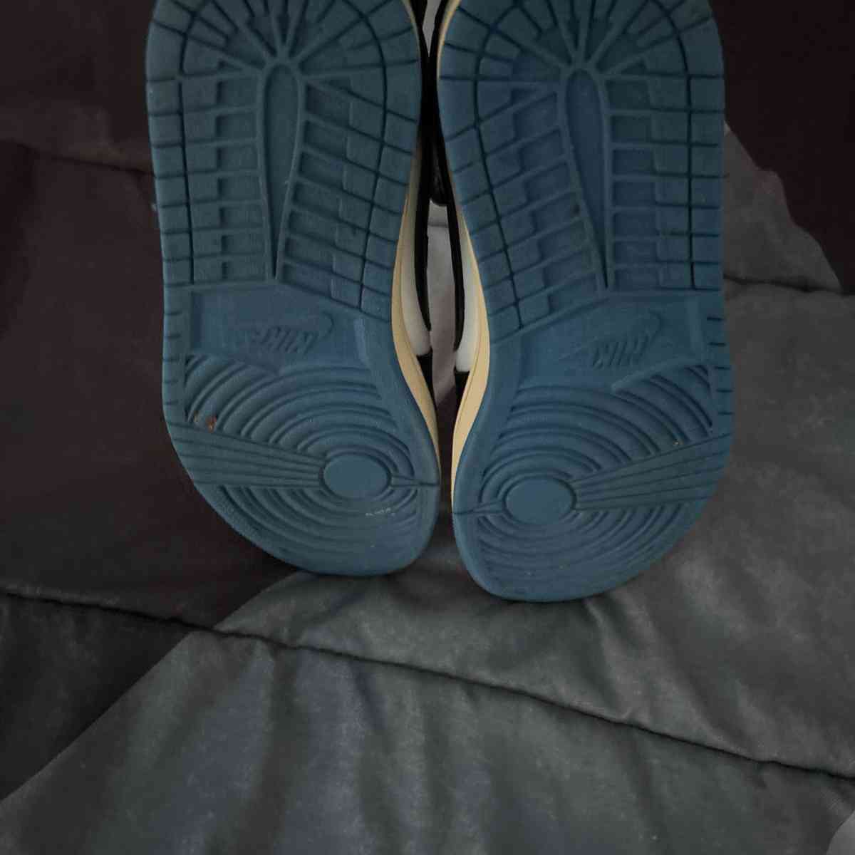 Travis Scott Fragment Low shipping available