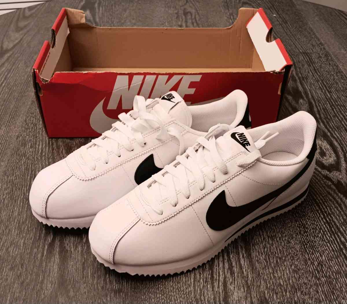 Womens Nike Cortez - Plain Dealing, Louisiana - FleaMarketBay