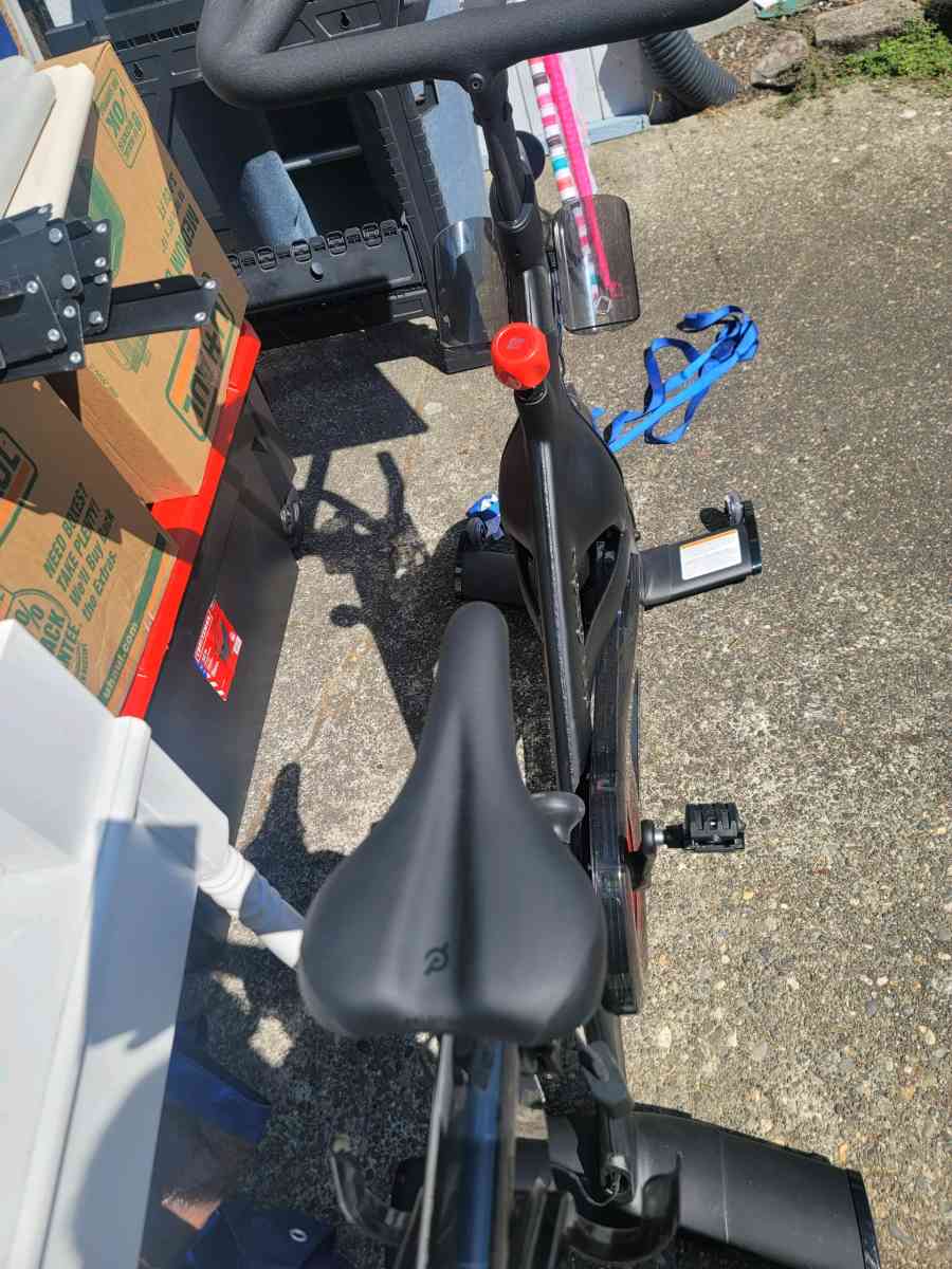 peloton stationary bike