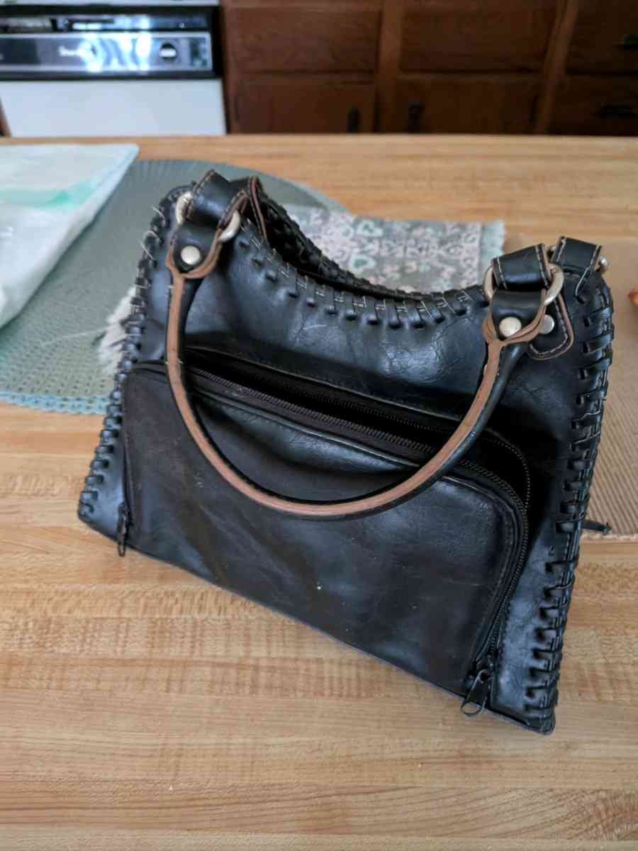 hand bag - Salina, Kansas - FleaMarketBay