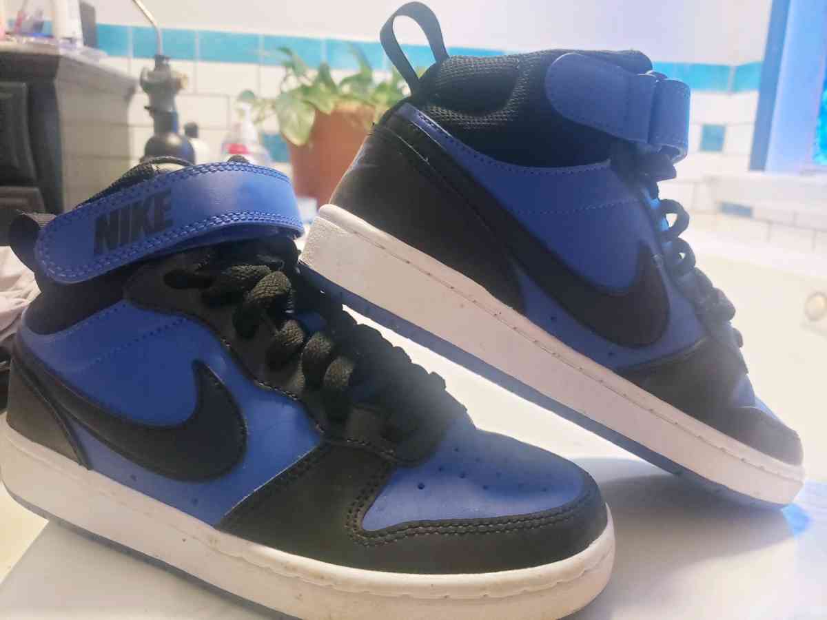 Boys Nikes