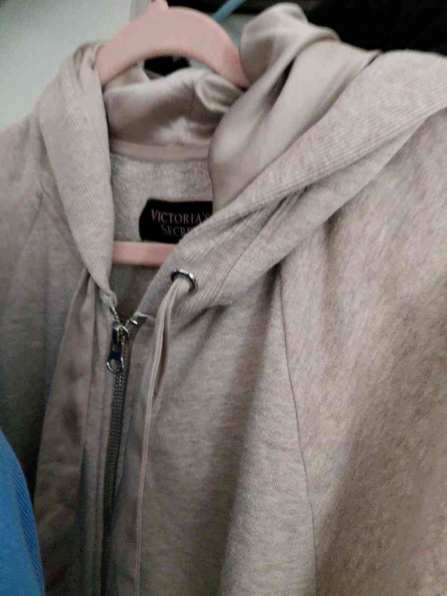 Womans Size Small Clothing bundle 18pc