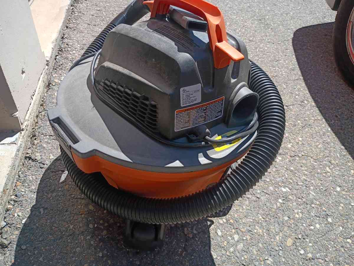 Rigid 5 gallon wet dry vacuum