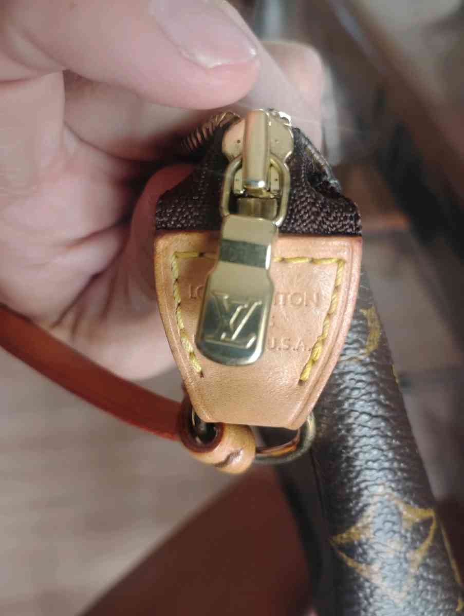 Louis Vuitton womens shoulder bag