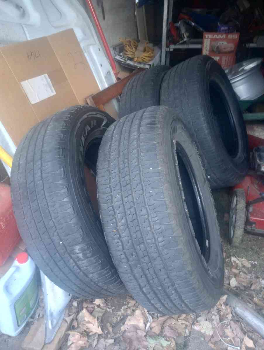 18 inch tires good - Agency, Missouri - FleaMarketBay